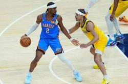 雷速体育电脑版官网下载-步行者客场惊险战胜马刺，奥拉迪波绝杀的简单介绍