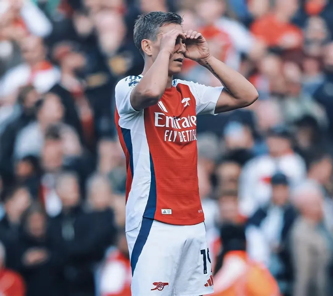 包含英超总决赛即将打响,冠军归属成谜的词条 包含英超总决赛即将打响,冠军归属成谜的词条