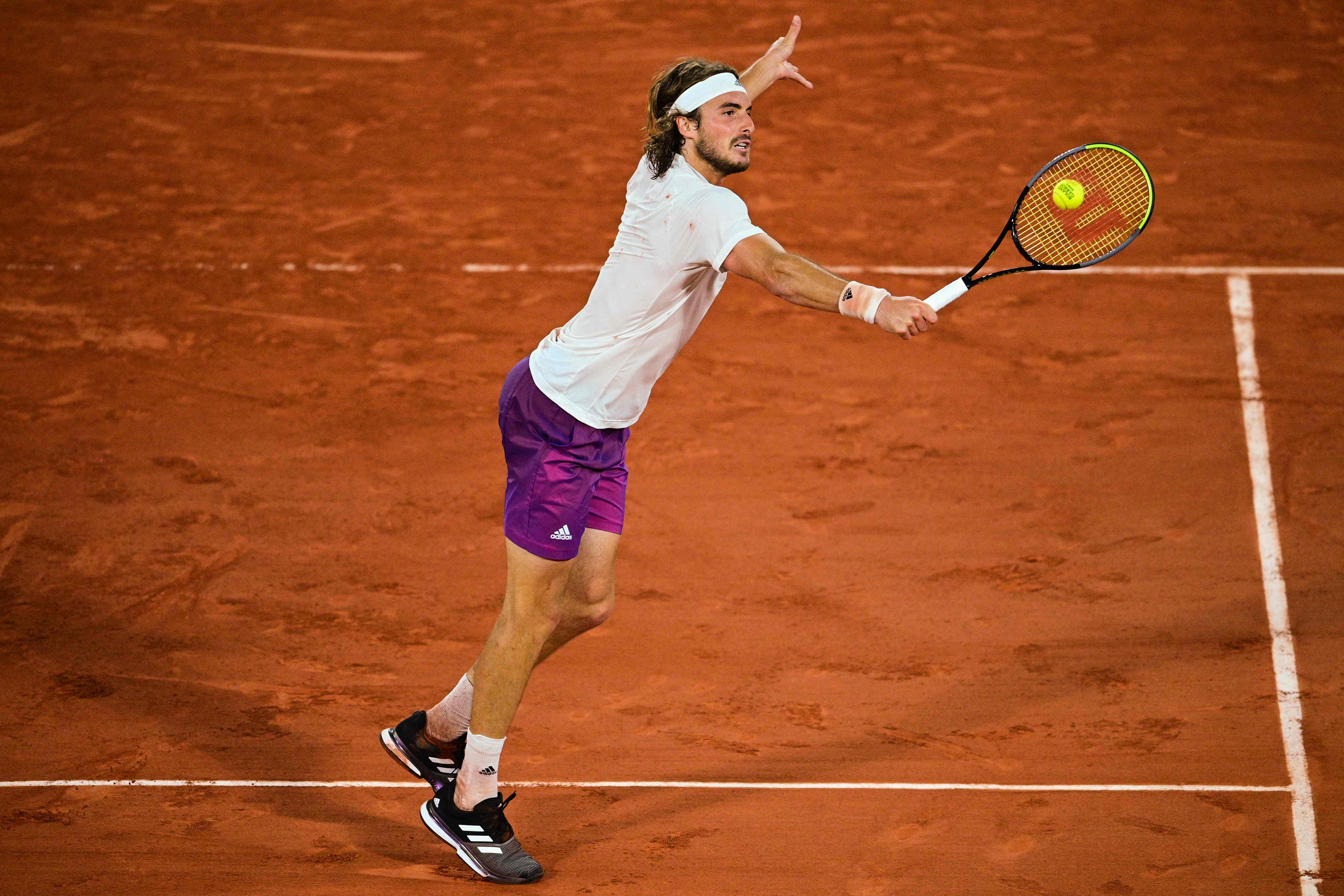 法网险胜ATP总决赛，西西帕斯扛起全队