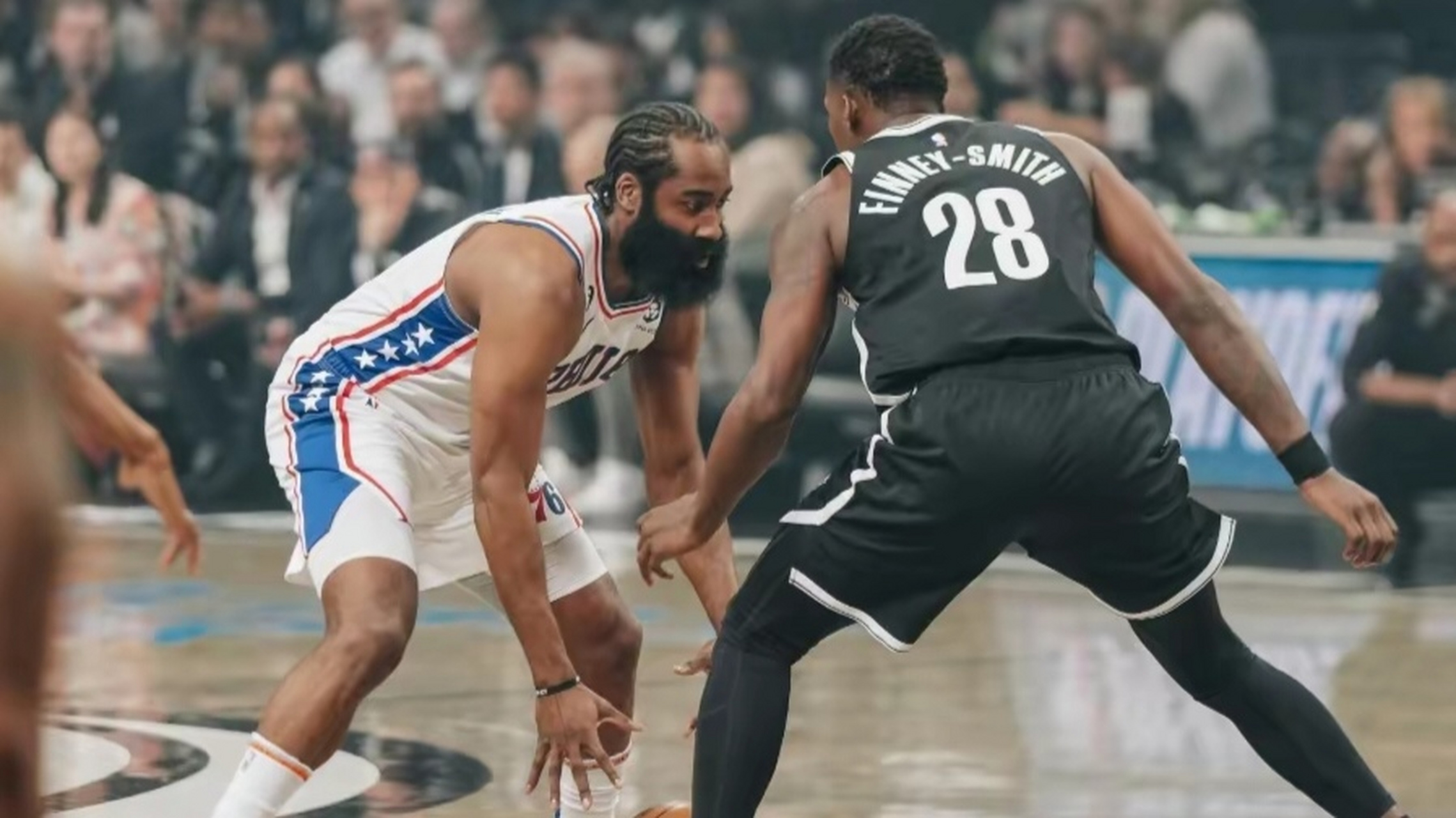 四川队鏖战篮网,恩比德带队取胜 四川队鏖战篮网,恩比德带队取胜