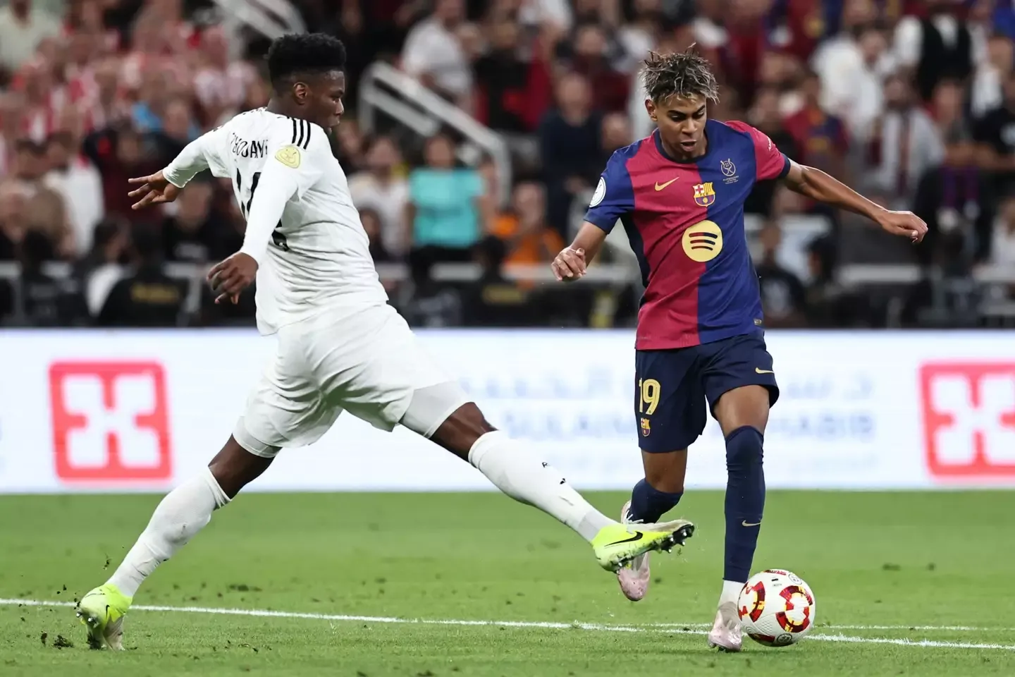 皇马碾压那不勒斯，楚阿梅尼惊艳四座